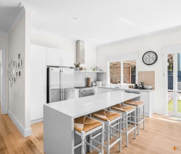 PICTURE PERFECT | FAMILY OASIS | FABULOUS LOCATION - Photo 3