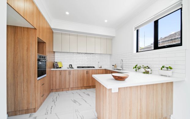 Charming 3 bedroom townhouse! - Photo 1