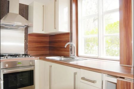 2 Bed Maisonette, Addison Way, NW11 - Photo 3
