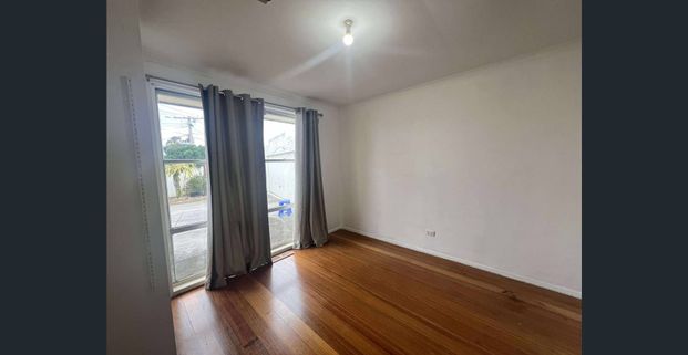 5 Jowett Avenue, Sunshine West, Vic 3020 - Photo 1