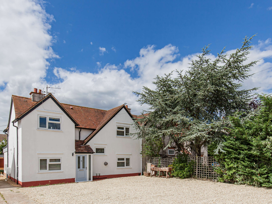 Stunning shared house in central Abingdon - Photo 1