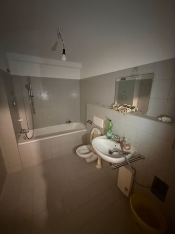 ~ WOHNEN MITTEN IN STUTTGART: Toll renovierte 2-Zi.-Wohnung + Bad + neue EBK * Eberhardstr. ~ - Photo 5