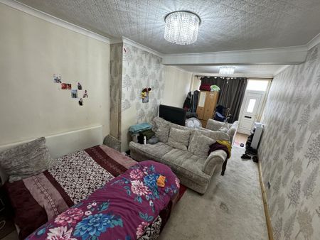 2 bedroom terraced house to rent - Photo 3
