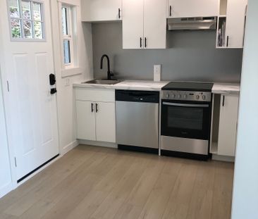 Two-Bedroom Pet-Friendly Townhouse (Powell River) - Photo 4