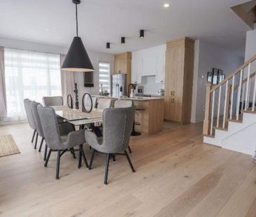 Nouvelle maison de ville avec vue sur le fleuve Saint-Laurent - Photo 1