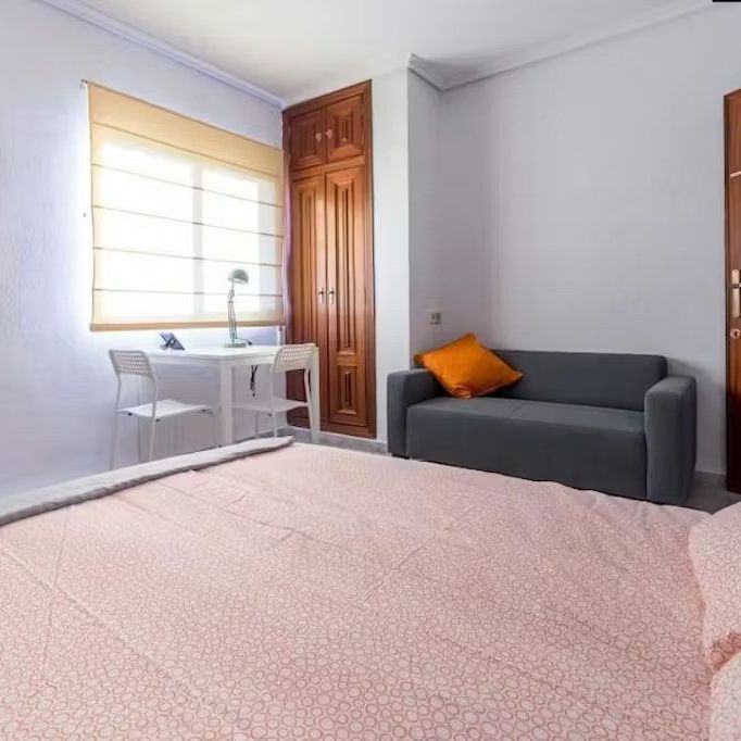 Carrer de Sagunt, Valencia, Valencian Community 46009 - Photo 1