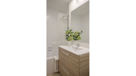 Wide and cozy room in he north of Madrid. - Photo 5