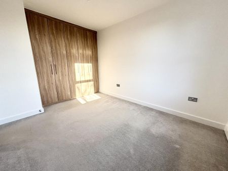 4 bedroom detached house to rent - Photo 2