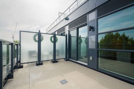For Lease - 2946 Dundas Street West Street Unit# 409, Toronto, Ontario - Photo 5