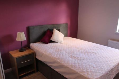 Vicarage Road, Watford - Photo 3