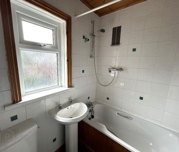 45 Dunraven Park, Belfast, BT5 6BS - Photo 3