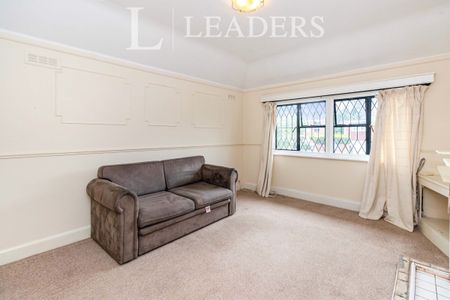 1 bedroom maisonette to rent Sidney Road, Walton-on-Thames, KT12 - Photo 2