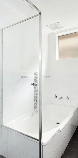 Modern & Convenient Living in the Heart of Kingsgrove - Photo 1