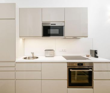 Einziehen & Wohlfühlen – vollmöblierte Neubauwohnung mit Top-Aussta... - Photo 1