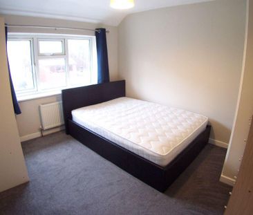 3 bedroom semi-detached house to rent - Photo 3