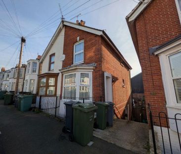 2 bedroom maisonette to rent - Photo 2