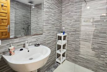 Villa for rent in Cumbre del Sol with 5 bedrooms