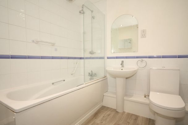 Vale Farm Road, Woking - Photo 1