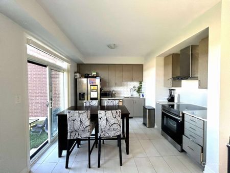 For Lease - 129 Union Boulevard, Wasaga Beach, Ontario - Photo 2