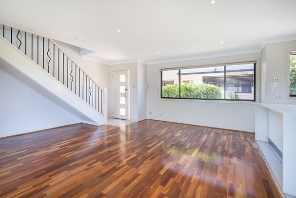 5/404 Forest Road, Kirrawee NSW 2232 - House For Rent | Domain - Photo 1