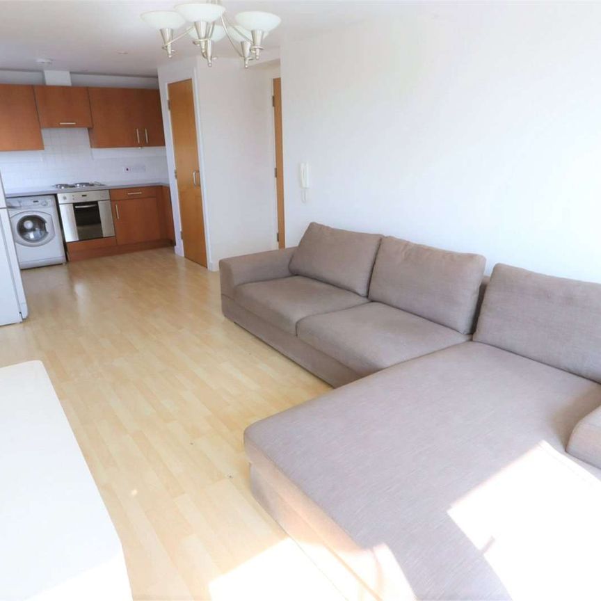 Fully Furnished One Double Bedroom Apartment with an Allocated Parking Space. - Photo 1