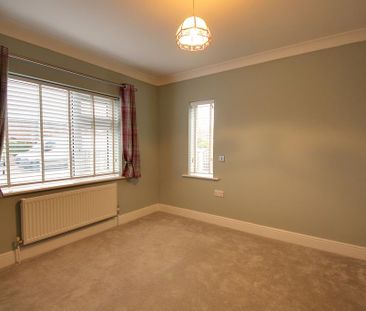 2 bedroom semi-detached bungalow to rent - Photo 2