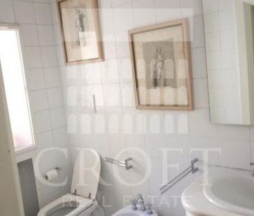 Villa Torlonia: Elegant 4 beds, 2 bath, large formal living room, separate dining, study, modern equipped kitchen. Bright, silent, parquet floors, air conditioning, parking. Lovely flat near international schools, parks, center and transport. Ref. 2204 - Foto 6