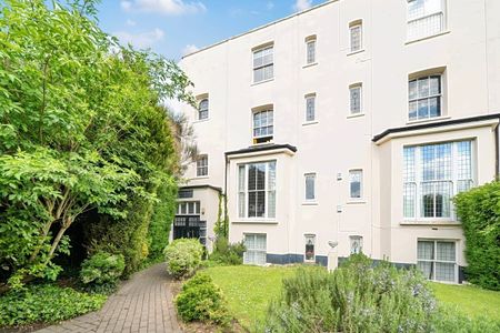 3 bedroom flat to rent - Photo 3