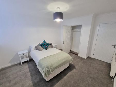 2 bedroom flat to rent - Photo 5
