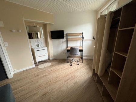 CHAMBRE EN COLOCATION TOUTES CHARGES COMPRISES ET WIFI OFFERT - SANS HONORAIRES - Photo 4
