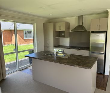 Modern Two-Bedroom Home for Rent - Photo 6