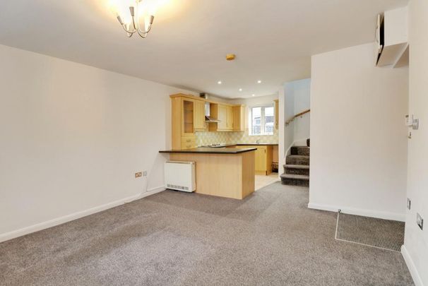 1 bedroom semi-detached house to rent - Photo 1