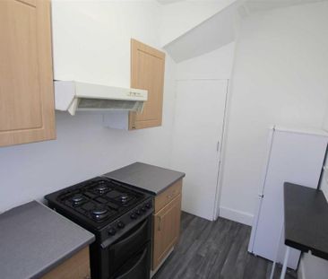 2 bedroom terraced house to rent - Photo 6