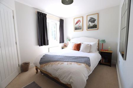 3 bedroom semi-detached house to rent - Photo 5