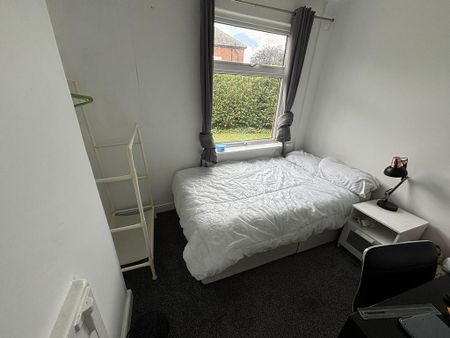 3 bedroom apartment to rent - Photo 2