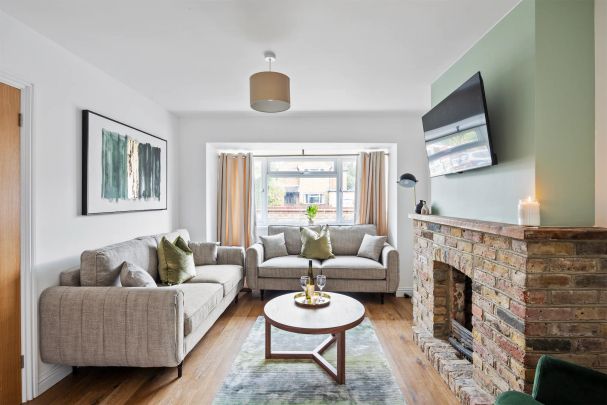 4 Bed, House - Photo 1