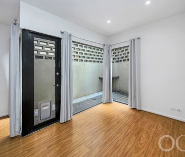 Open the Door to Inner-City Comfort and Contemporary Living - Photo 4