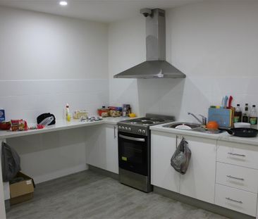 STUDIO ROOM WITH SHARED KITCHEN & LAUNDRY - Electricity and water i... - Photo 2