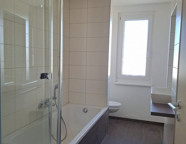 Tolle 2-Raum-Wohnung mit modernem Bad und Balkon - Foto 1