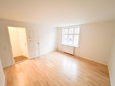 Dejlig 2-værelses lejlighed med altan til foråret - Photo 3