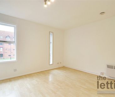 Pilgrims Close, London, N13 4HX - Photo 3