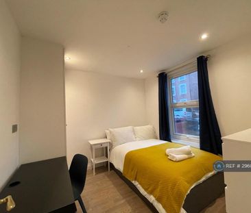 1 bedroom in a house share to rent - Photo 4