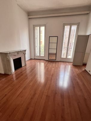 Appartement 3 pièces 78m2 MARSEILLE 6EME 942 euros - Photo 1