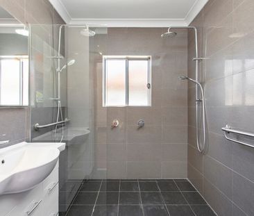 At the Centre of it All - Photo 6