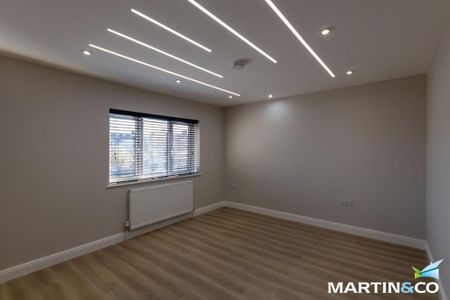 4 bedroom semi-detached house to rent - Photo 4