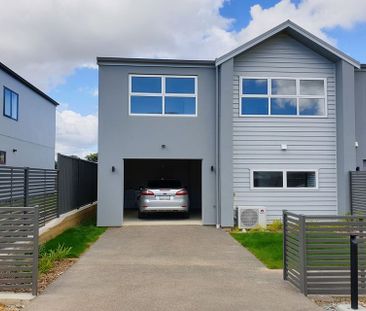 THE PINNACLE OF LUXURY LIVING -Whiteware Included- - Photo 3