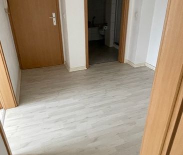 Schöne 3 Zimmer-Wohnung mit Einbauküche und Balkon in Citynähe! - Foto 5