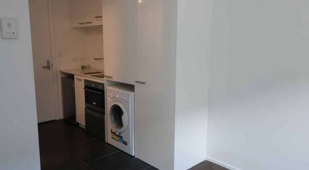 THE FIREMAN'S APARTMENTS - STUDIO APARTMENT - Photo 3