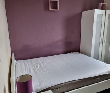 1 bedroom in a house share to rent - Photo 4