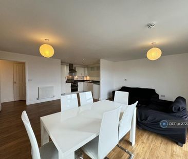 3 bedroom flat to rent - Photo 1